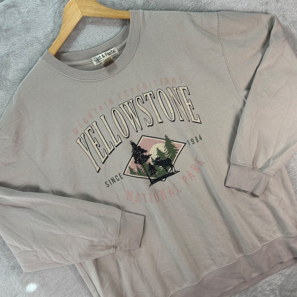 Cut & Paste Women's Yellowstone National Park Sweatshirt Tan Graphic Pullover XL